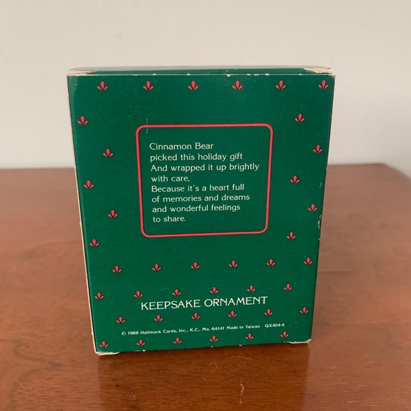 Hallmark Cinnamon Bear #6 Series 1988 Christmas Collectors Series in Box U300 - Picture 3 of 6